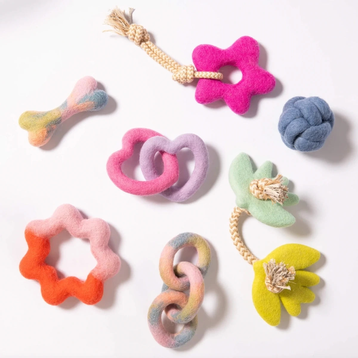 différents jeux pour chien en feutre awoo