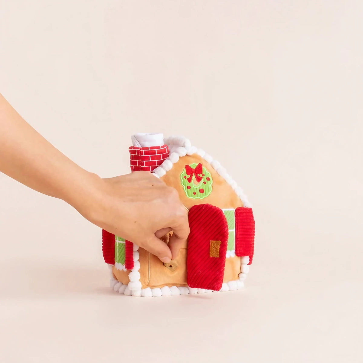 friandise derrière la porte jeu de fouille pour chien maison en pain d'épices